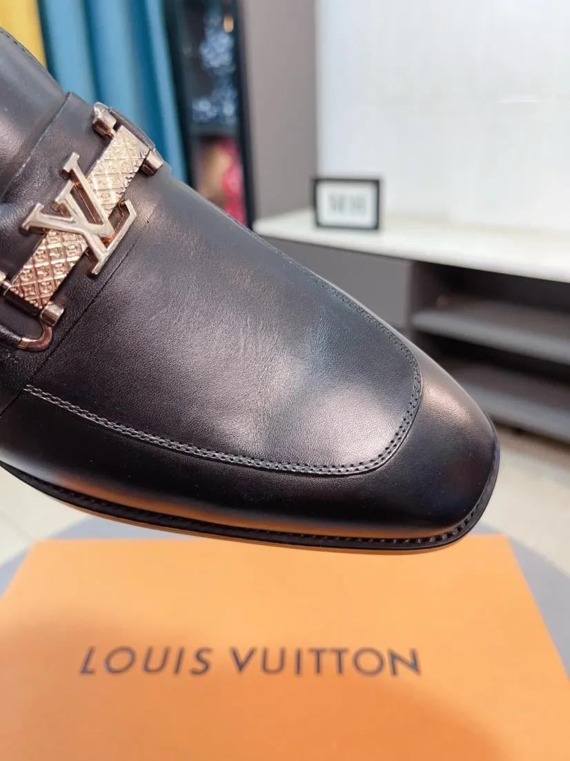 Men's men's shoes 💰500🌸🌸 [Louis Vuitton (LV)] High-end business formal leather shoes 🍀 luxurious and elegant style, both practicality and style, professional focus on details and quality, counter original 1⃣️: 1⃣️ ultra-accurate reproduction 👍🏻! Material: The upper is made of imported original calfskin➕imported Italian cowhide leather. Original anti-slip and wear-resistant outsole! Code number: 38--44 (45 customized)